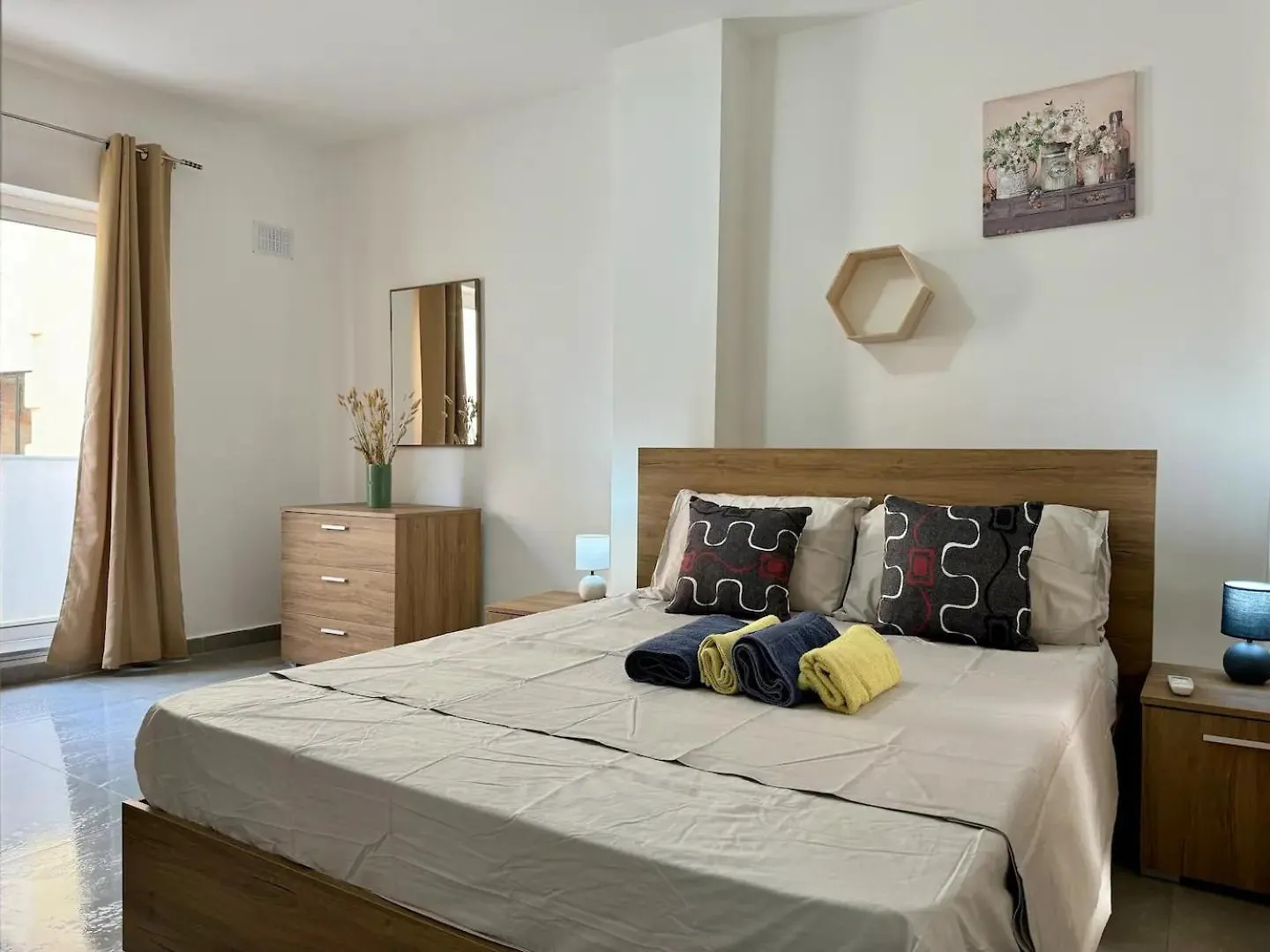 Mive-Delux Three Bedroom Apartment In Marsaskala