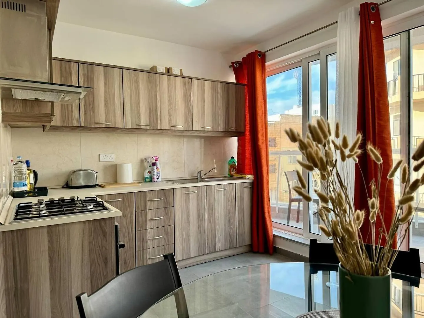 Mive-Delux Three Bedroom Apartment In Marsaskala